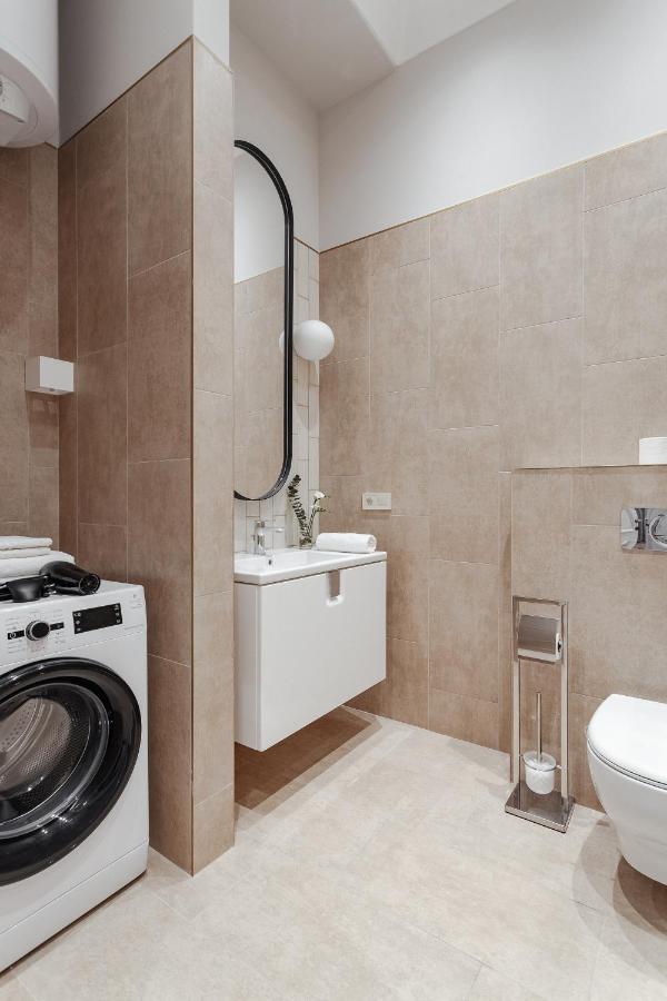 New! Luxury Apartment In The Center Of Odessa Overlooking Deribasovskaya Str. Low Price! Luaran gambar