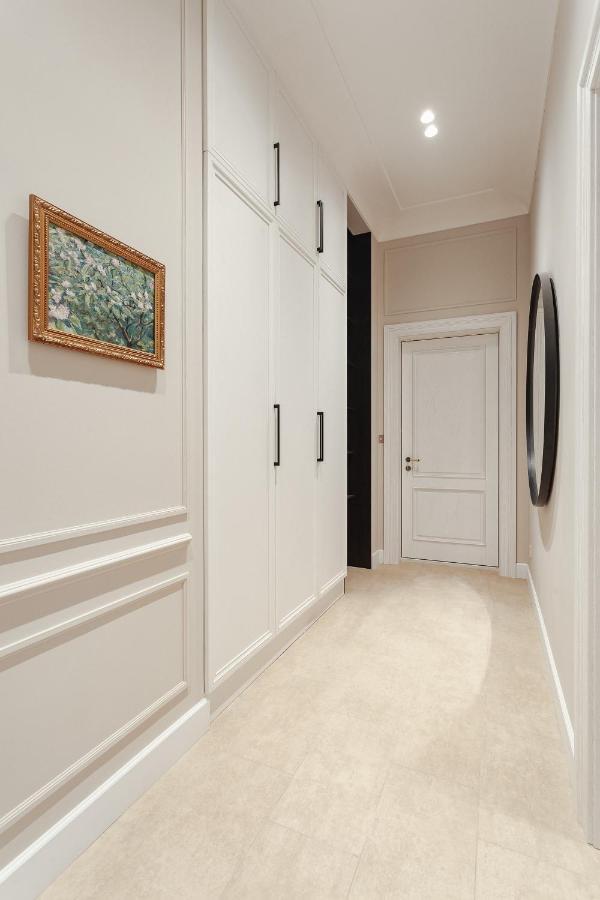 New! Luxury Apartment In The Center Of Odessa Overlooking Deribasovskaya Str. Low Price! Luaran gambar
