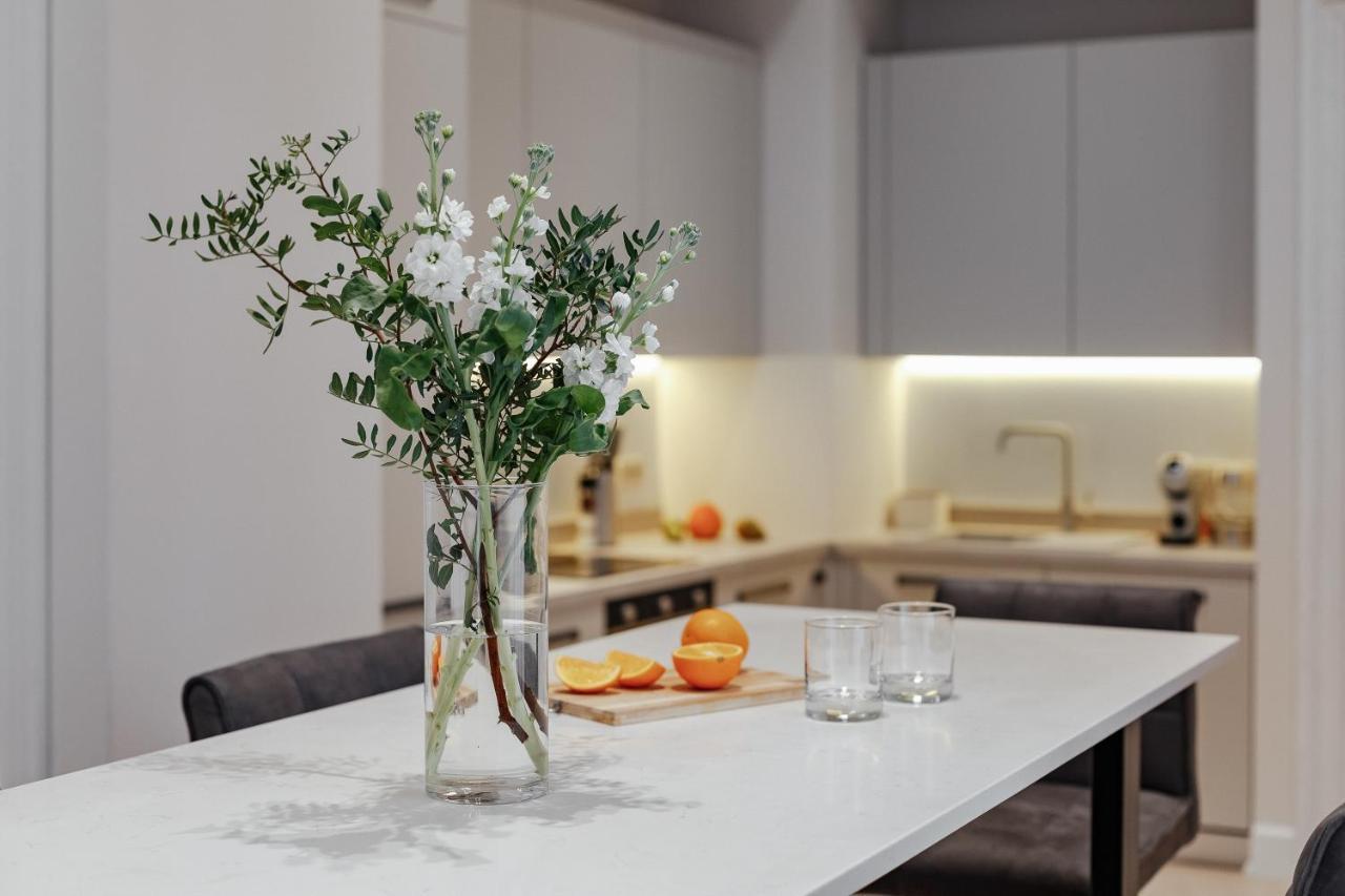 New! Luxury Apartment In The Center Of Odessa Overlooking Deribasovskaya Str. Low Price! Luaran gambar