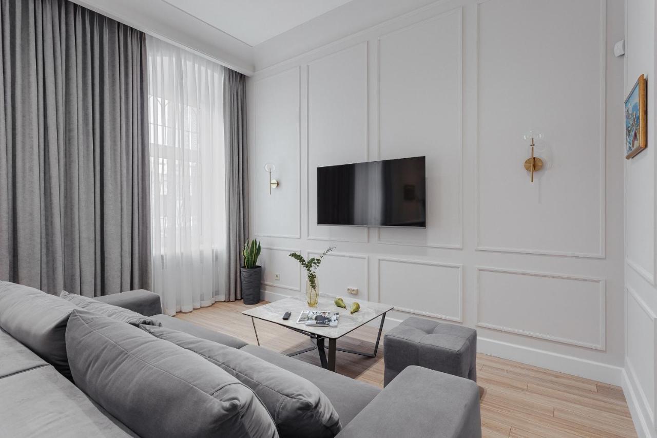 New! Luxury Apartment In The Center Of Odessa Overlooking Deribasovskaya Str. Low Price! Luaran gambar