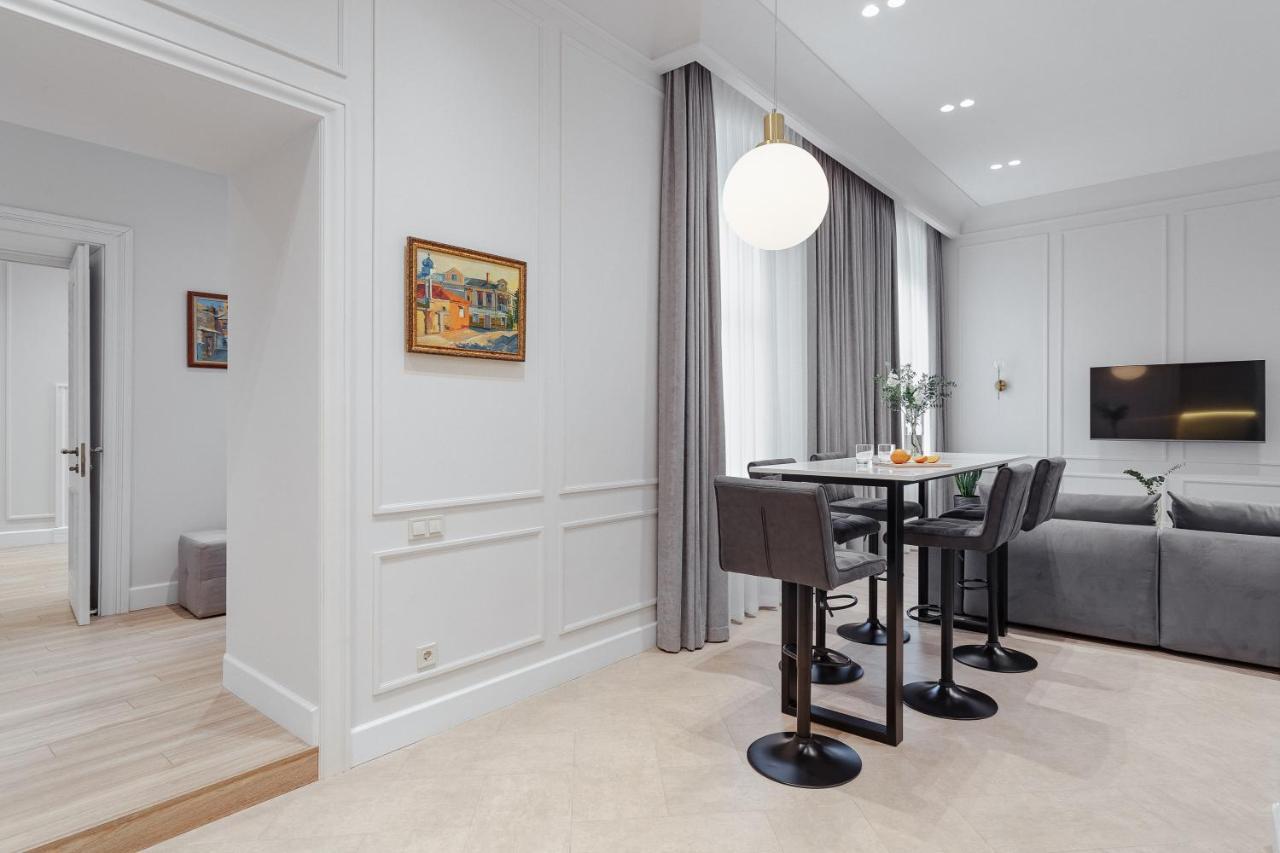 New! Luxury Apartment In The Center Of Odessa Overlooking Deribasovskaya Str. Low Price! Luaran gambar