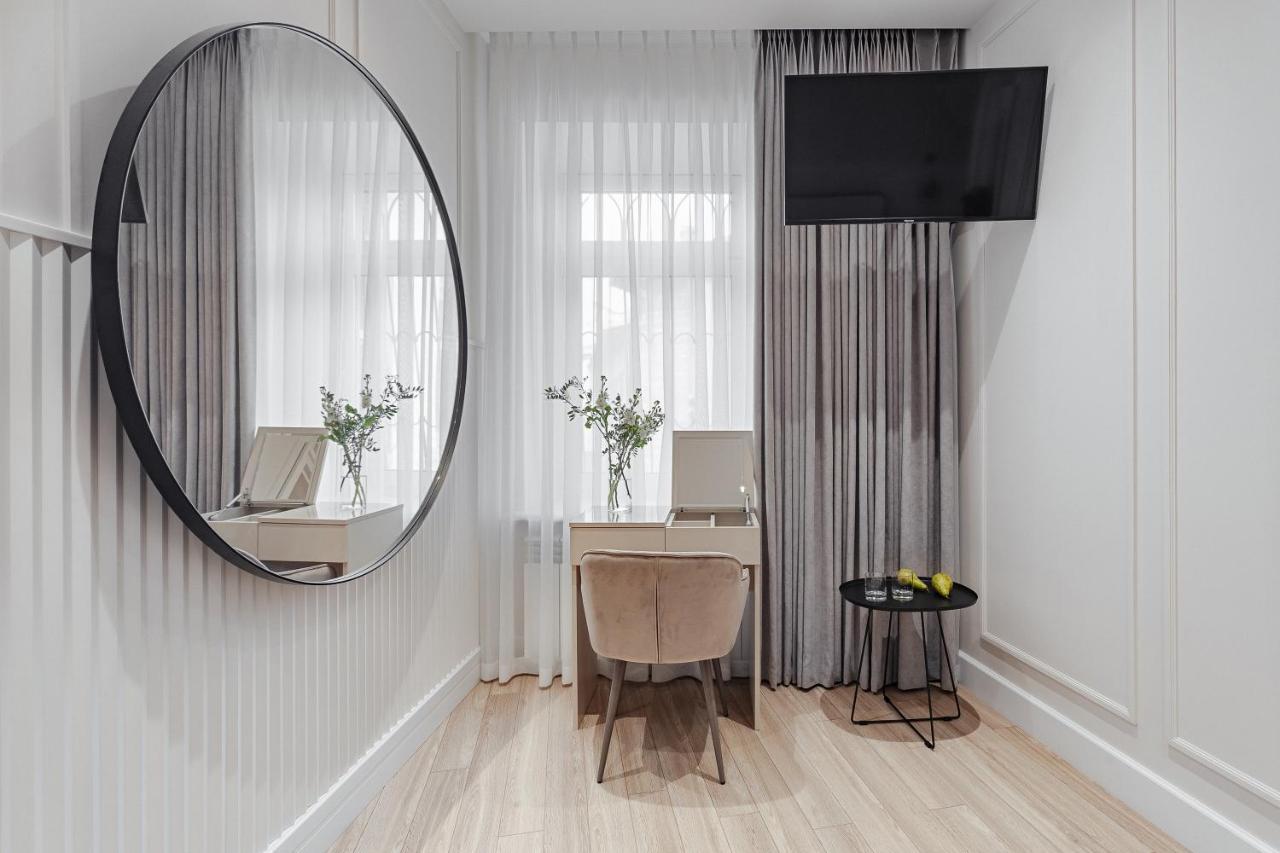 New! Luxury Apartment In The Center Of Odessa Overlooking Deribasovskaya Str. Low Price! Luaran gambar