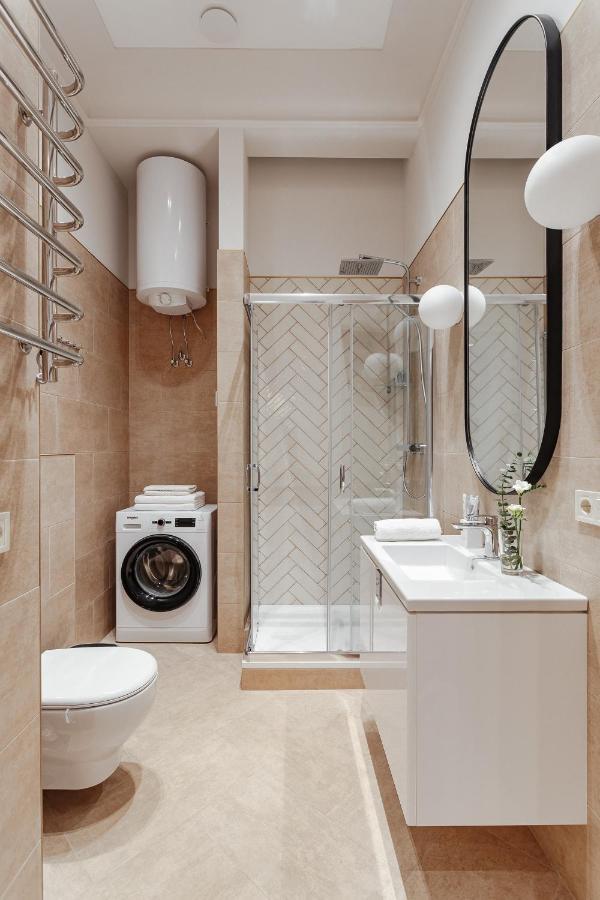 New! Luxury Apartment In The Center Of Odessa Overlooking Deribasovskaya Str. Low Price! Luaran gambar
