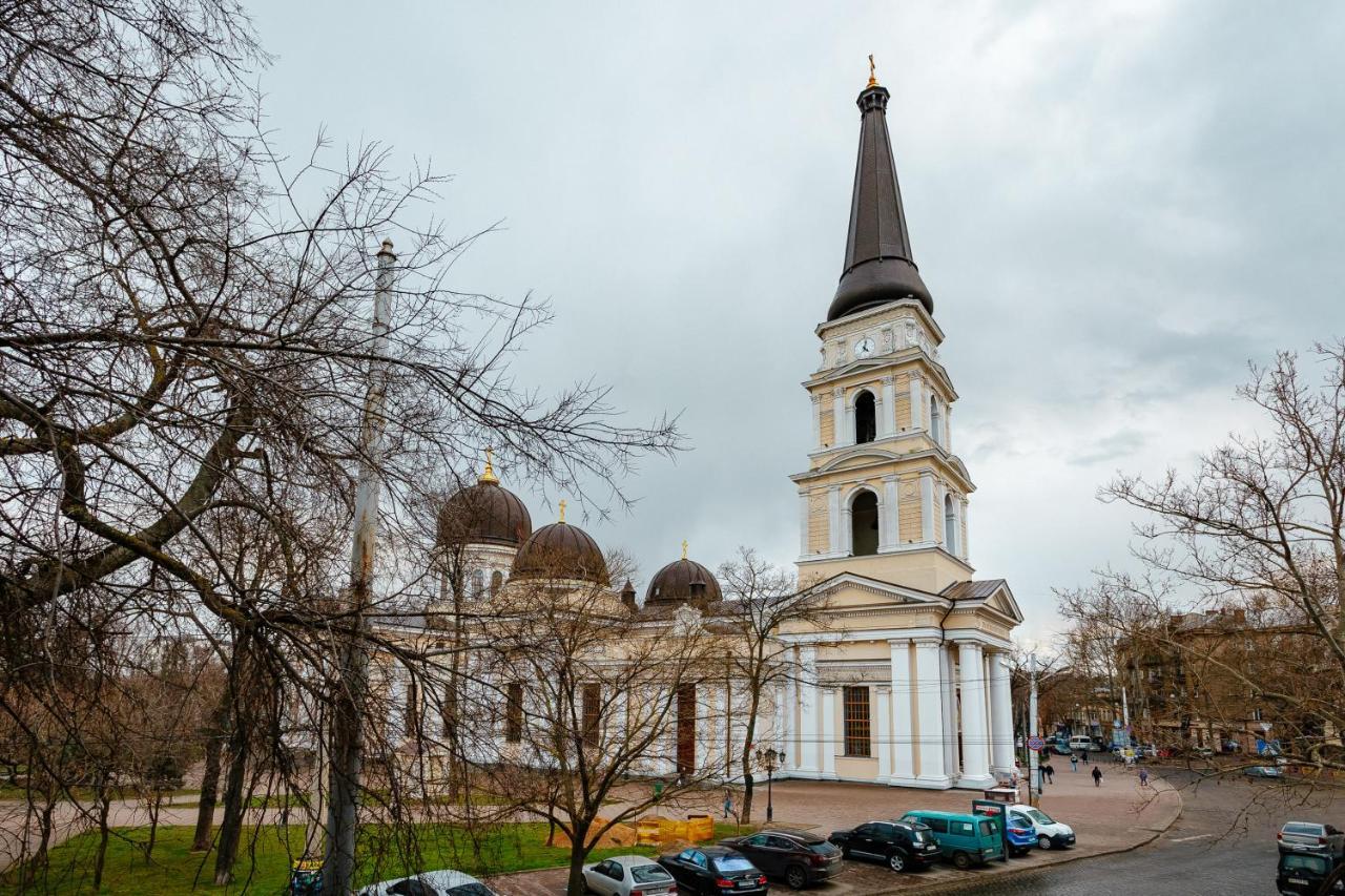 New! Luxury Apartment In The Center Of Odessa Overlooking Deribasovskaya Str. Low Price! Luaran gambar