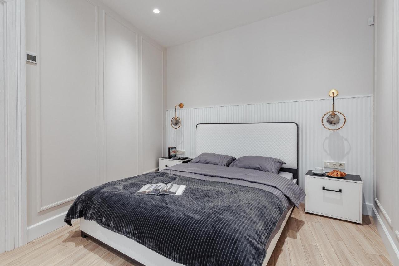 New! Luxury Apartment In The Center Of Odessa Overlooking Deribasovskaya Str. Low Price! Luaran gambar