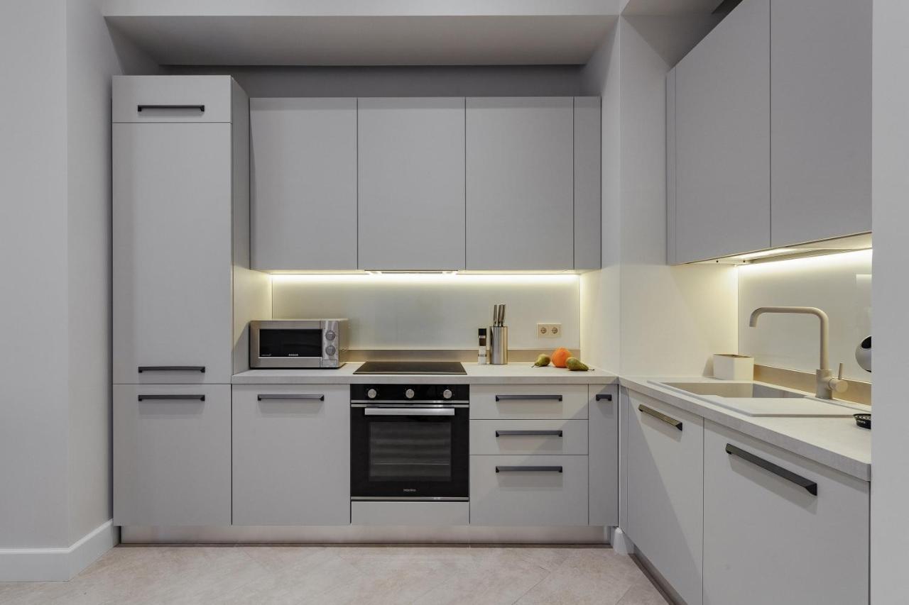 New! Luxury Apartment In The Center Of Odessa Overlooking Deribasovskaya Str. Low Price! Luaran gambar