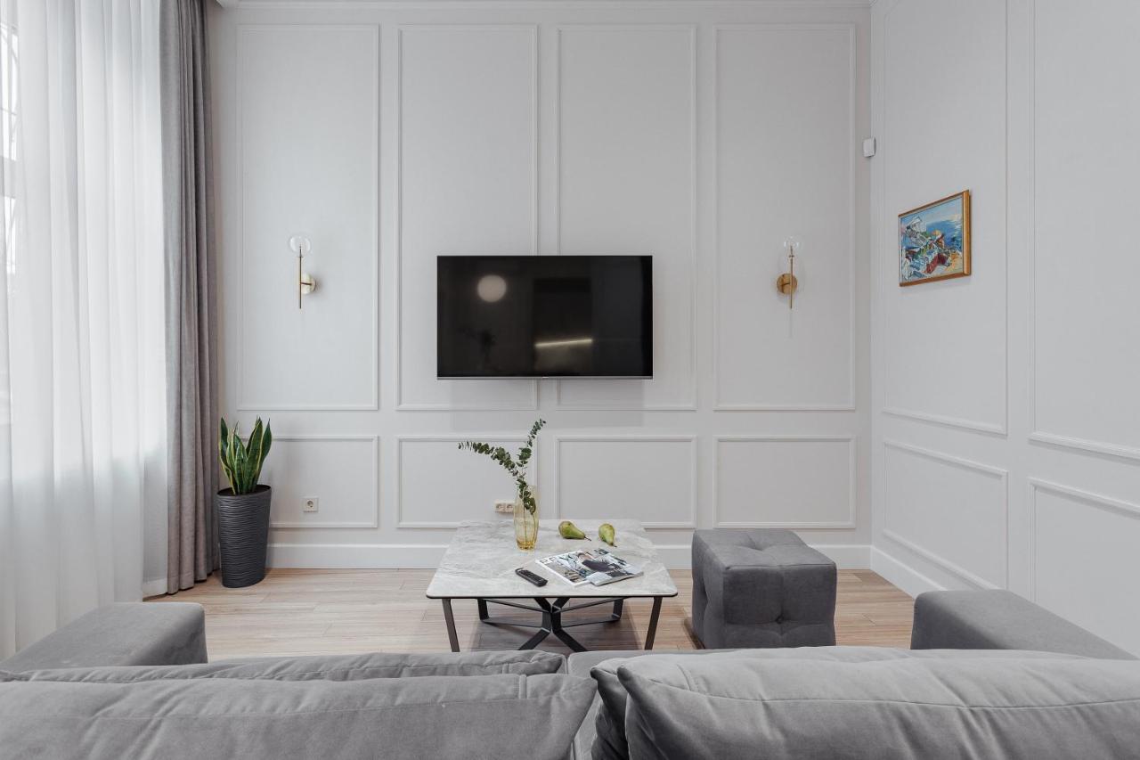 New! Luxury Apartment In The Center Of Odessa Overlooking Deribasovskaya Str. Low Price! Luaran gambar